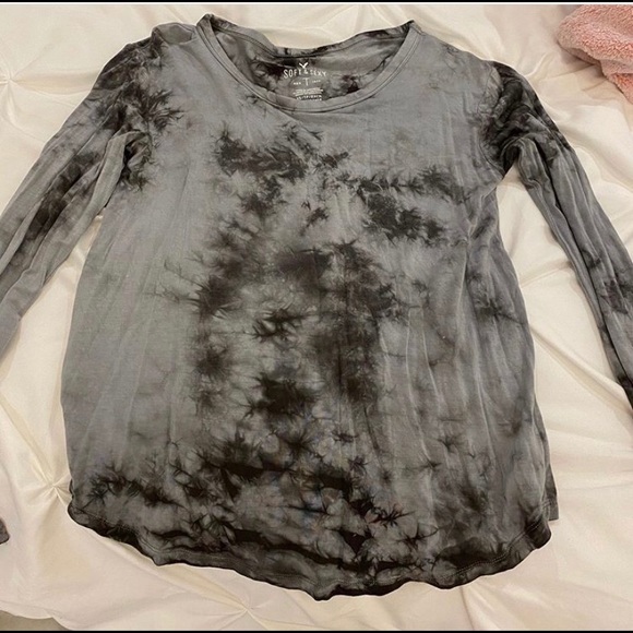 Tops - Picture 2 of 16